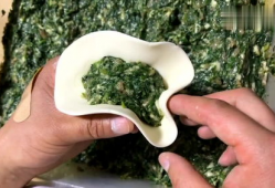 柳叶包子的捏法视频,传统技艺的传承与创新