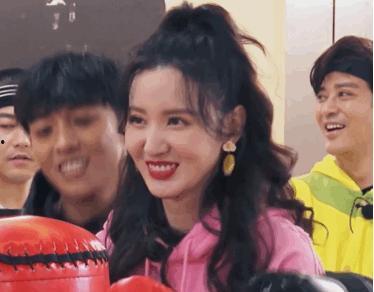 人在娱乐圈吃瓜,揭秘明星幕后故事 第2张 人在娱乐圈吃瓜,揭秘明星幕后故事 第2张